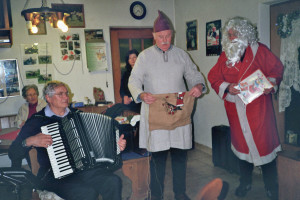 Nikolaus und Knecht Ruprecht kommen jedes Jahr vorbei.