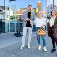 Süße Rosen am Weltfrauentag - verteilt von Rainer Bock, Karin Gätschenberger-Bahler, Nadine Aigner