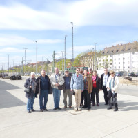 die Besuchergruppe vor dem DB-Regio-Werk in Nürnberg