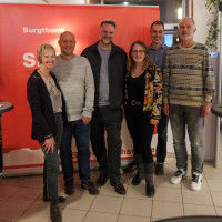 der Große in der Mitte soll für die SPD antreten